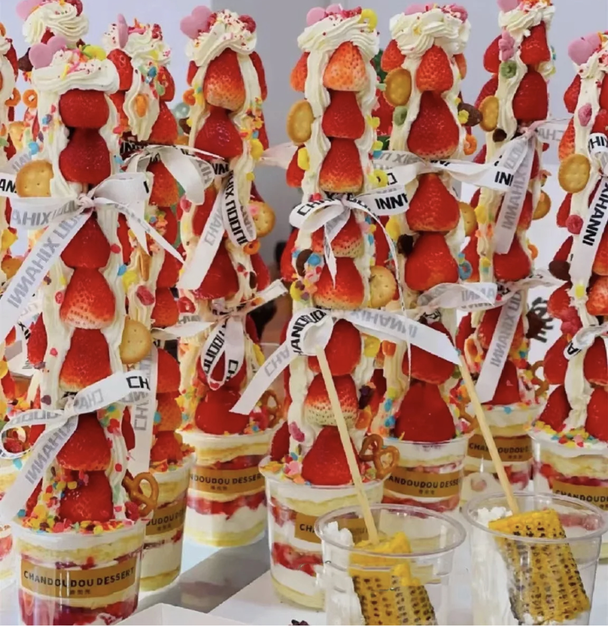 巨巨圣诞草莓塔2选1