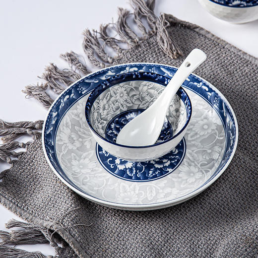 【匠心手绘❗️青花碗筷礼盒套装】中国风釉下彩工艺，健康不掉色不脱落，中式美学❗️碗盘子勺子筷子精美餐具套餐，蛇年新年春节七夕伴手礼新年礼盒年货礼盒 商品图3