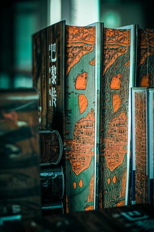 雕刻本：《巴黎传：法兰西的缩影》，精装，英 科林.琼斯著，方尖碑出品，译林出版社2021年版，定价128，售价128元。 商品图8