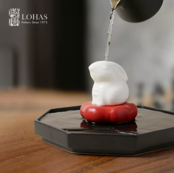 【彼达思】陆宝陶瓷茶具配件茶席新品茶宠摆件精品高档兔子茶宠茶玩带焚香插