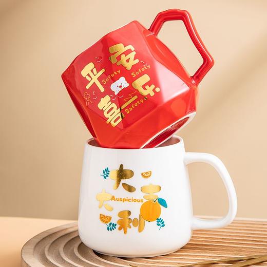 【新年限定❗️55度恒温礼盒套装】不烫嘴， 加热底座不挑杯具，牛奶盒、奶和瓶子随手加热❗️蛇年春节保暖保温杯垫+杯子+勺子+杯盖，年货陶瓷马克杯礼品七夕伴手礼新年礼盒年货礼盒 商品图5