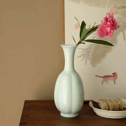 「景德镇影青釉瓜棱陶瓷花瓶」宋风复古花器 中式台面摆件 商品图0
