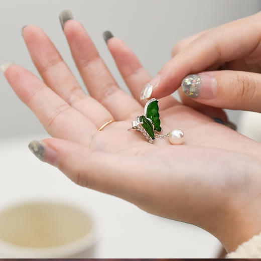 翡翠大蝴蝶明珠耳环【现货】 商品图3