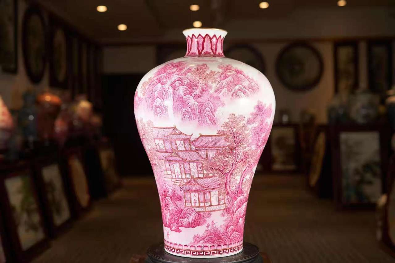 玛瑙红描金山水梅瓶