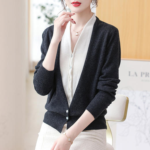 QY 6610sy假两件羊毛衫开衫时尚撞色柔软显瘦针织衫 商品图0