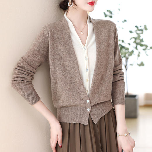 QY 6610sy假两件羊毛衫开衫时尚撞色柔软显瘦针织衫 商品图2