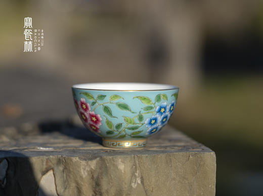 蓝地/绿地粉彩描金花卉纹杯 商品图0