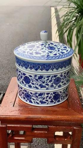 柴窑缠枝莲茶饼罐