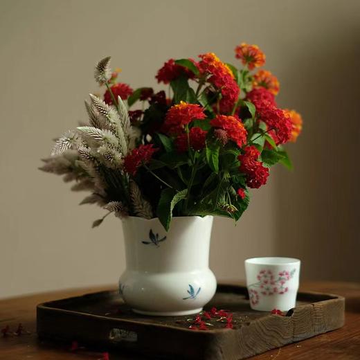 「景德镇釉下手绘青花兰花柿子陶瓷宽口花瓶」也可以做水洗使用 商品图1