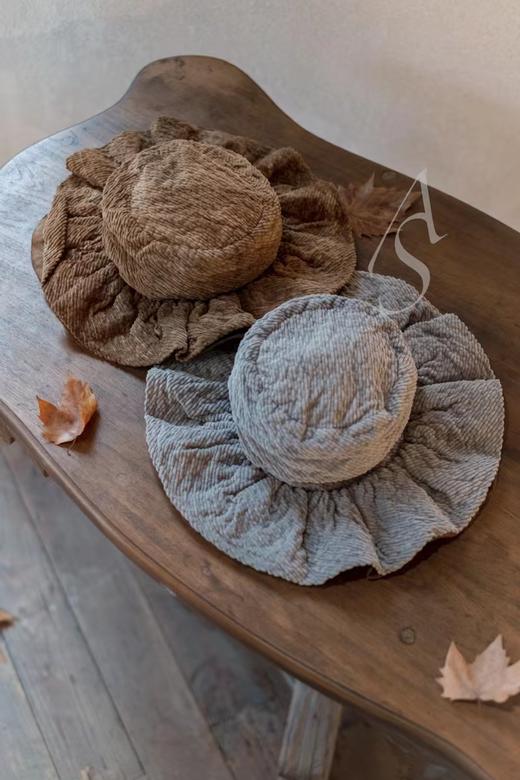 Kreuzzz  黑色/金棕色/灰紫色Haru条绒真丝拼接宽檐帽 商品图0