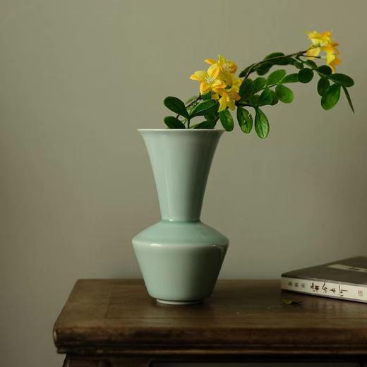 「景德镇影青开片釉甜白釉纯色广口陶瓷花瓶」简约台面摆件 床头花器 商品图1
