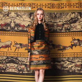 艺术服装是纯艺术的衍生，是可穿戴的艺术品，注定立于经典永流传的巅峰。