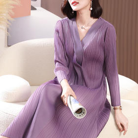 XSL-E4191 高端褶皱气质V领连衣裙2023春装新款时尚妈妈装显瘦胖mm大码女装