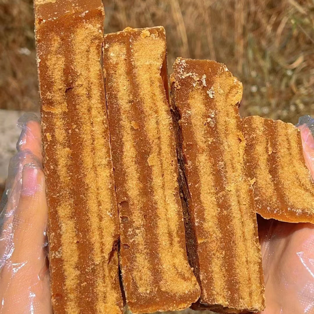 四川甘蔗古法红糖，纯甘蔗熬制，无添加，味道纯正健康，沙软香甜