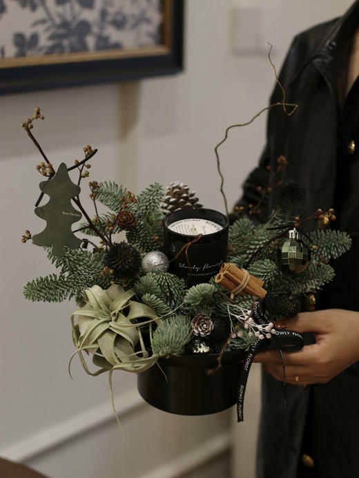 圣诞香薰烛台桌花（鼠尾草、小苍兰、雪松可选） 商品图1