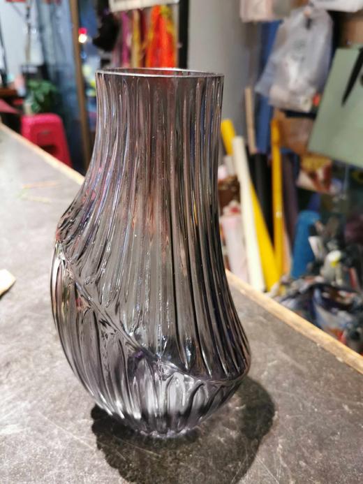 斜纹灰色花瓶 商品图0