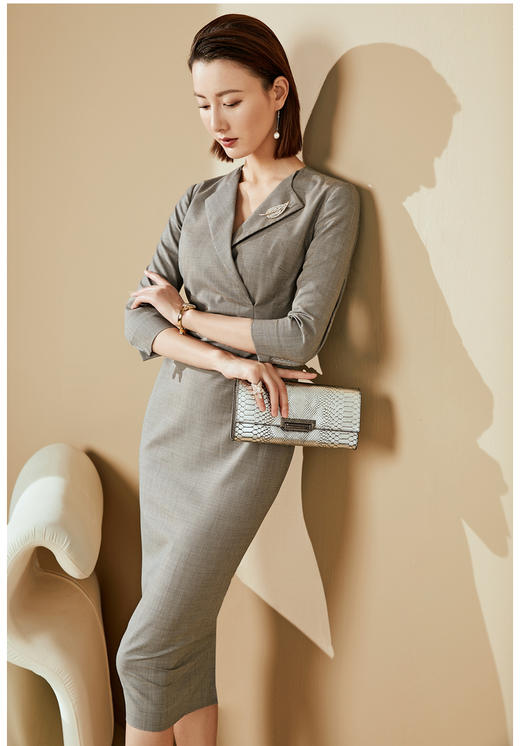 J20484637 颈袖添香季新款时尚修身气质中长款V领包臀显瘦女士连衣裙 商品图1