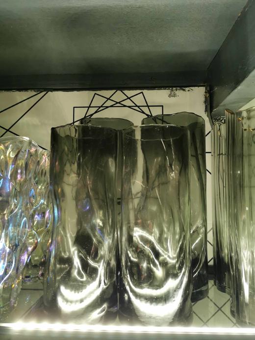 褶皱烟灰色花瓶 商品图0