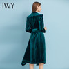 IWY/秋冬新款裙子女复古丝绒连衣裙墨绿色长裙系带a字裙收腰显瘦194002Q1 商品缩略图4