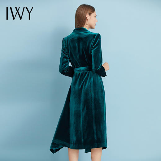 IWY/秋冬新款裙子女复古丝绒连衣裙墨绿色长裙系带a字裙收腰显瘦194002Q1 商品图4