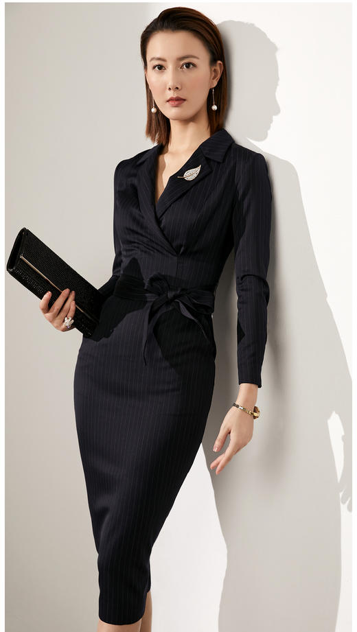 20384564A 2024春夏装新款通勤修身女士气质时尚名媛长袖职业包臀连衣裙颈袖添香 商品图2