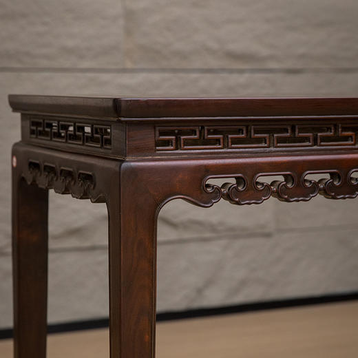 清 红木锼挖如意云纹条桌 商品图1