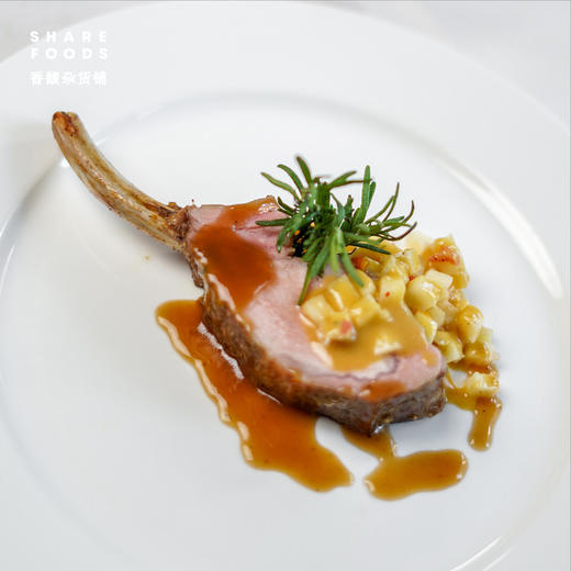 【圣诞节】烤黑毛猪肋排 1kg（附送专用酱汁+蔬菜包） 商品图1