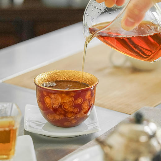 【昀茶品鉴级·红茶系列】山风红茶（白玉圆满陶瓷罐装礼盒 ）·产于邦东产区百年以上古树（50克/罐） 商品图4