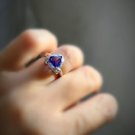 18k镶嵌坦桑石戒指 商品图4