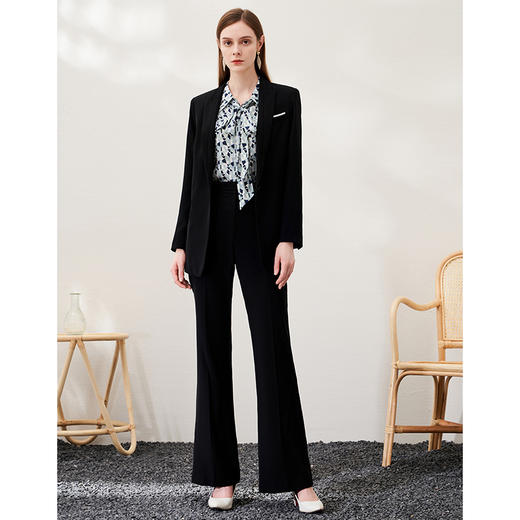 EITIE爱特爱春季新款时尚黑色干练显瘦百搭休闲通勤西装外套A2303103 商品图3