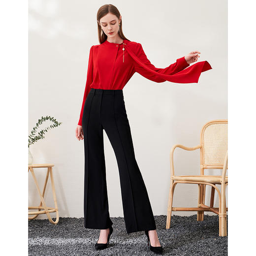 EITIE爱特爱春新款气质通勤复古直筒显瘦优雅飘带红色衫A2313101 商品图2