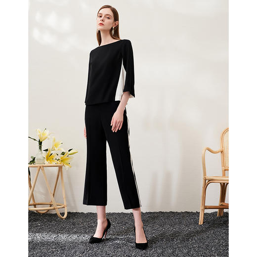 EITIE爱特爱春新款时尚一字领撞色七分袖通勤直筒宽松T恤上衣A2313103 商品图1