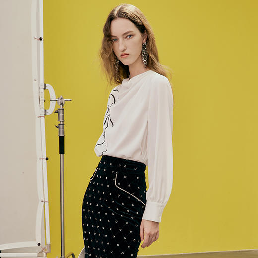 EITIE爱特爱春季新款设计感小众修身气质小上衣7313002 商品图3