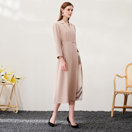 EITIE爱特爱春季新款气质时尚西装翻领收腰A字百褶拼接连衣裙6907614 商品图3