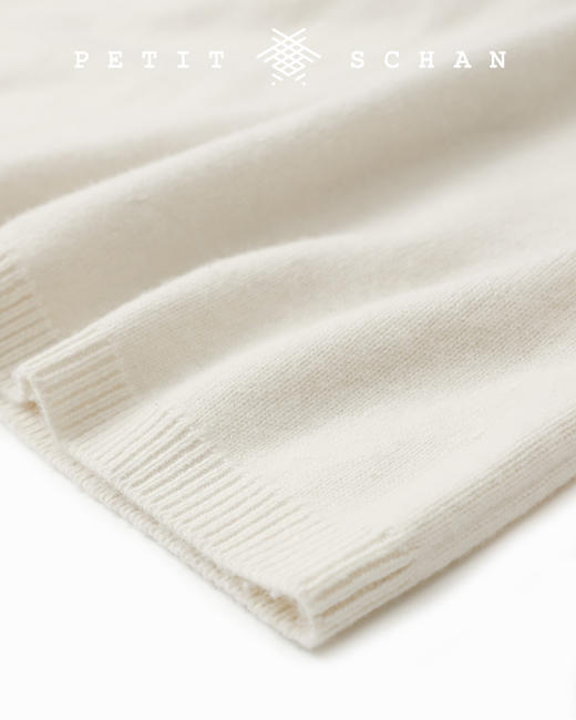 PETIT SCHAN小闪 CLO#168 cloud mind云意 秋冬高端针织系列羊毛羊绒V领落肩廓形上衣/小A型半裙 商品图14