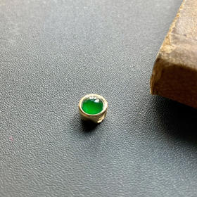 冰种阳绿翡翠蛋面吊坠18k黄金镶嵌