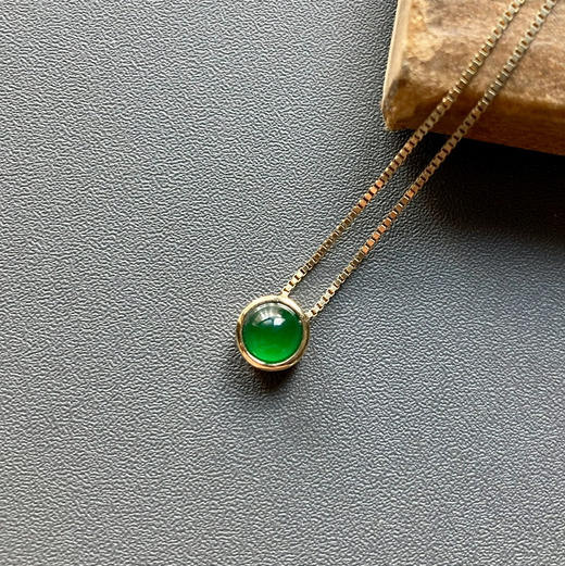 冰种阳绿翡翠蛋面吊坠18k黄金镶嵌 商品图7