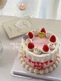 【草莓季】sweet day | 简约手绘草莓蛋糕
