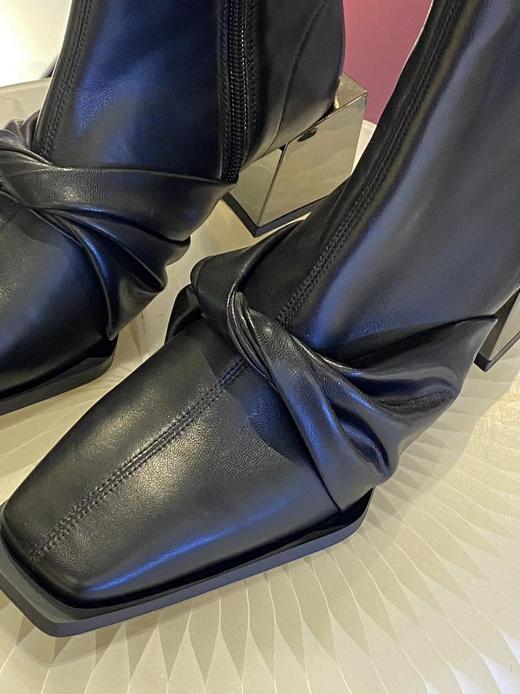 羊皮拧结金属方跟短靴 商品图3