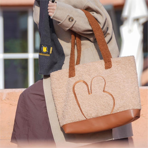 秋冬系列毛绒单肩包手提收纳包 商品图1