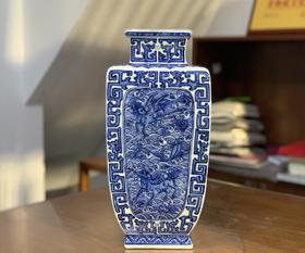 螭龙开窗海怪瑞兽四方瓶