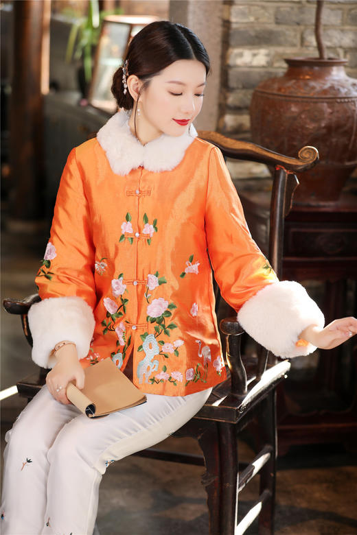 QZ21853中国风2022年秋冬新款复古旗袍棉衣中式少女绣花棉袄 商品图1