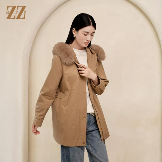 佐尔美2022冬季新款 英伦菱形走线内胆派克狐毛领羽绒服女E24YH04 商品图3