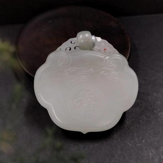 和田玉烟紫吊坠-如意锁（多样性发） 商品图0