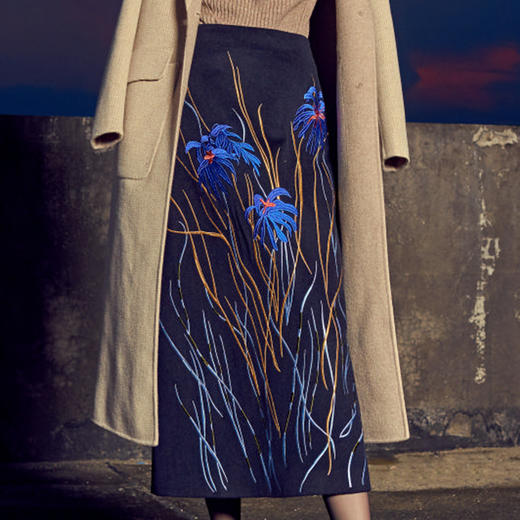 【伯妮斯茵】优雅气质刺绣高腰长款半裙 6B6701 商品图0