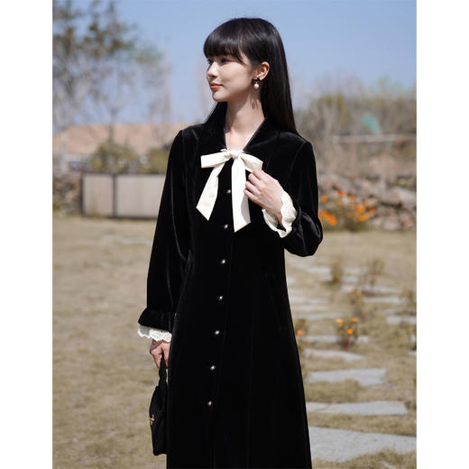 鹿向南黑色丝绒连衣裙女2025年秋冬新款蝴蝶结法式复古赫本风裙子LXN22309 商品图0
