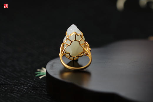 籽料貔貅戒指  镶嵌：18k金伴钻 商品图4