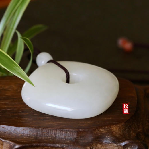 和田玉（白玉）籽料挂件--玉璧 51.78g 商品图5