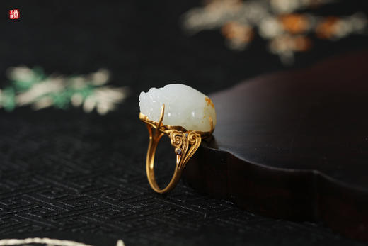 籽料貔貅戒指  镶嵌：18k金伴钻 商品图3