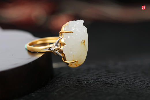 籽料貔貅戒指    镶嵌：18k金镶伴钻 商品图1